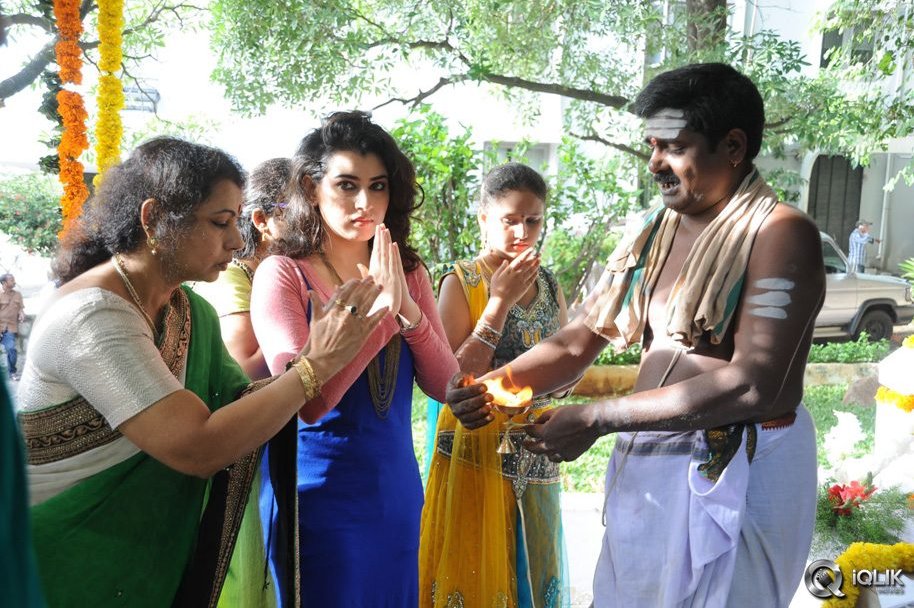 Tharuvatha-Katha-Movie-Opening